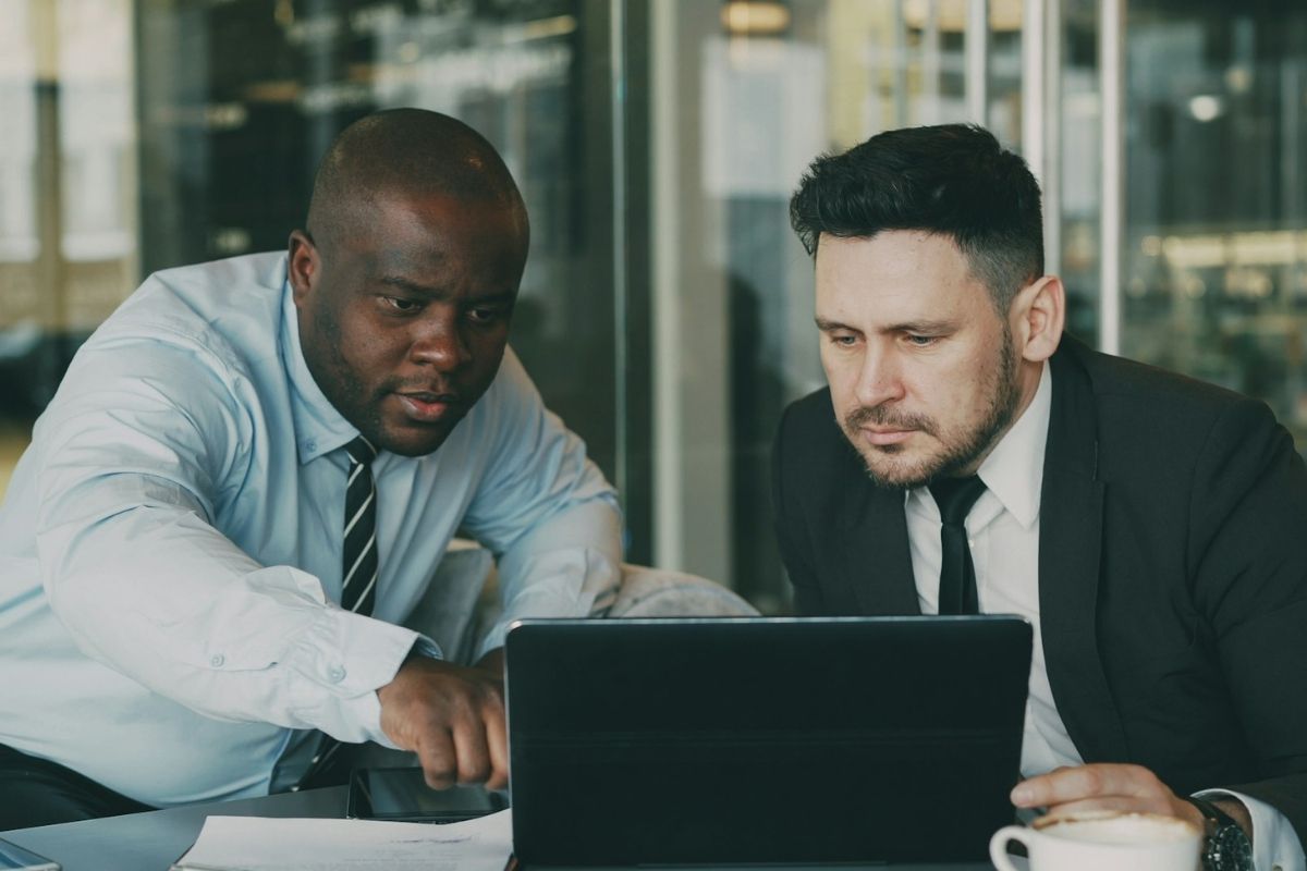 The best way to improve call centre performance is by understanding and measuring the right metrics.
