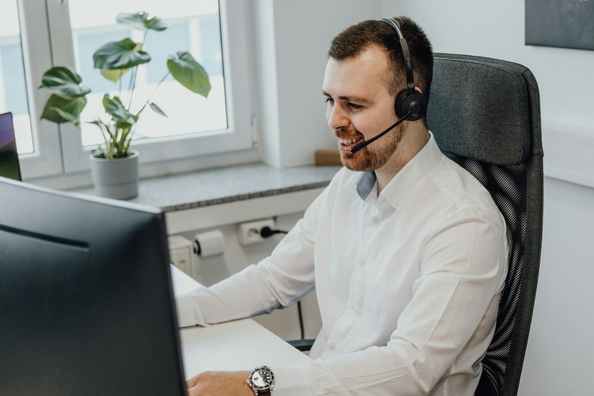 Sense listens to all calls, scores them against preset criteria, and delivers insightful feedback within moments.