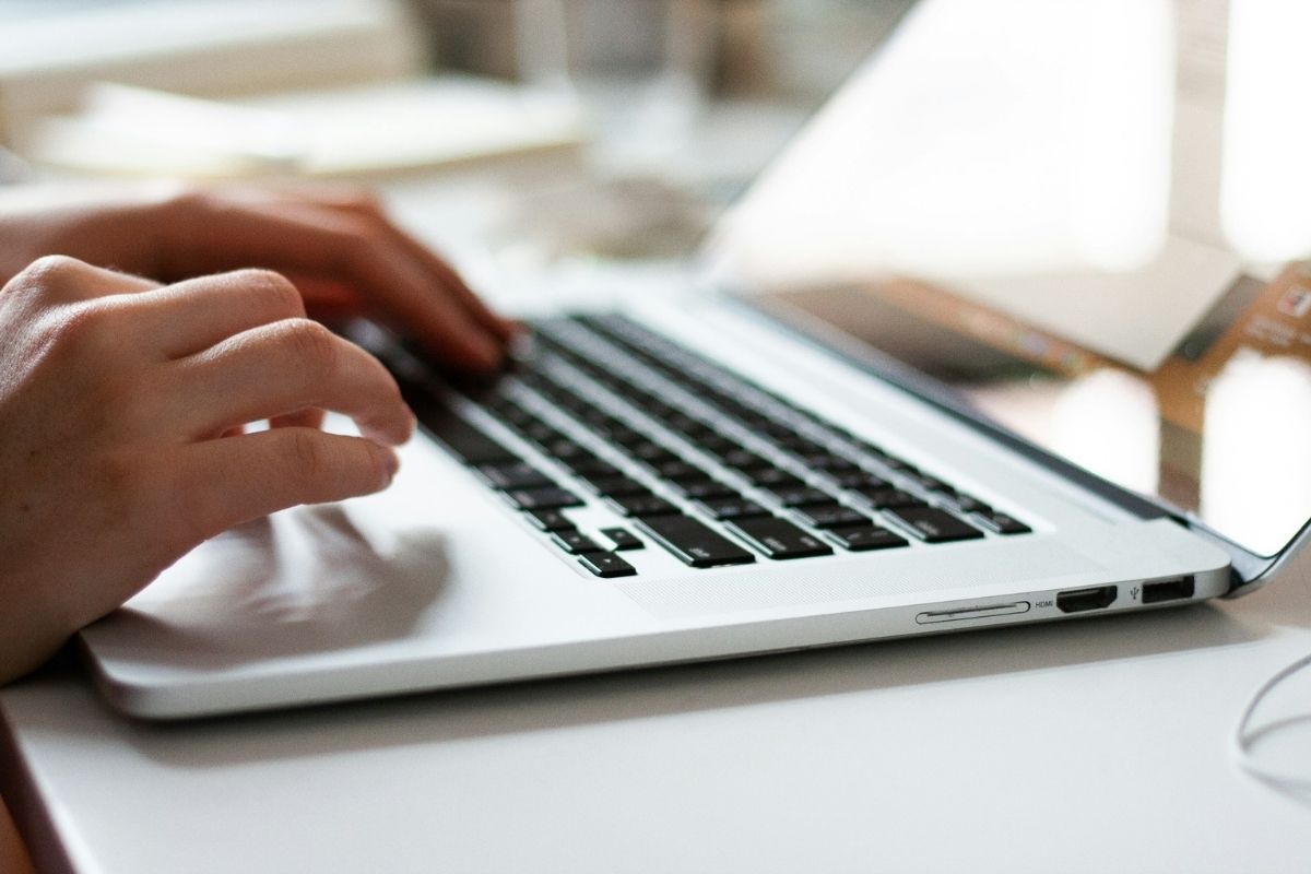 Streamlining Post-Call Workflows with AI-Generated Follow-Up Emails