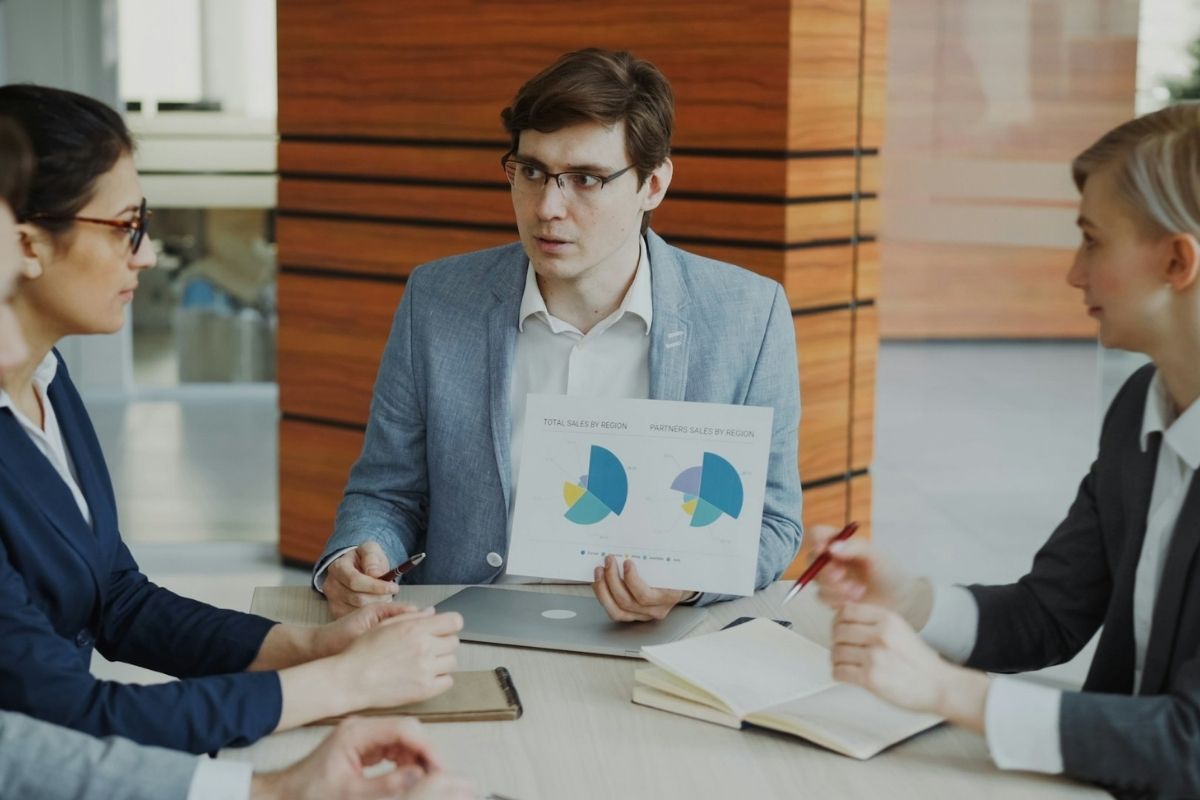 How AI Helps QA Teams Focus on Coaching Instead of Manual Reviews